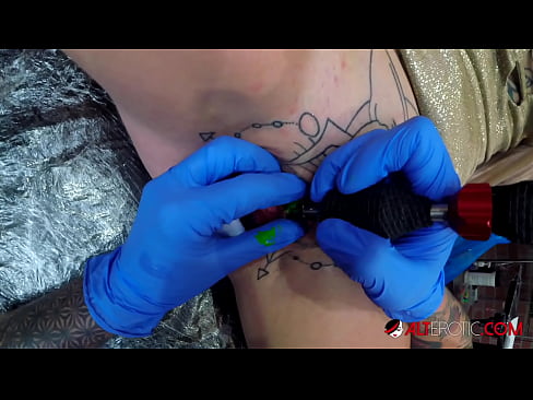 ❤️ An hottie thar a bheith tattooed Sully Savage fuair tattoo ar a clitoris ️ Porn vk ag ga.freepornhdonlinegay.ru